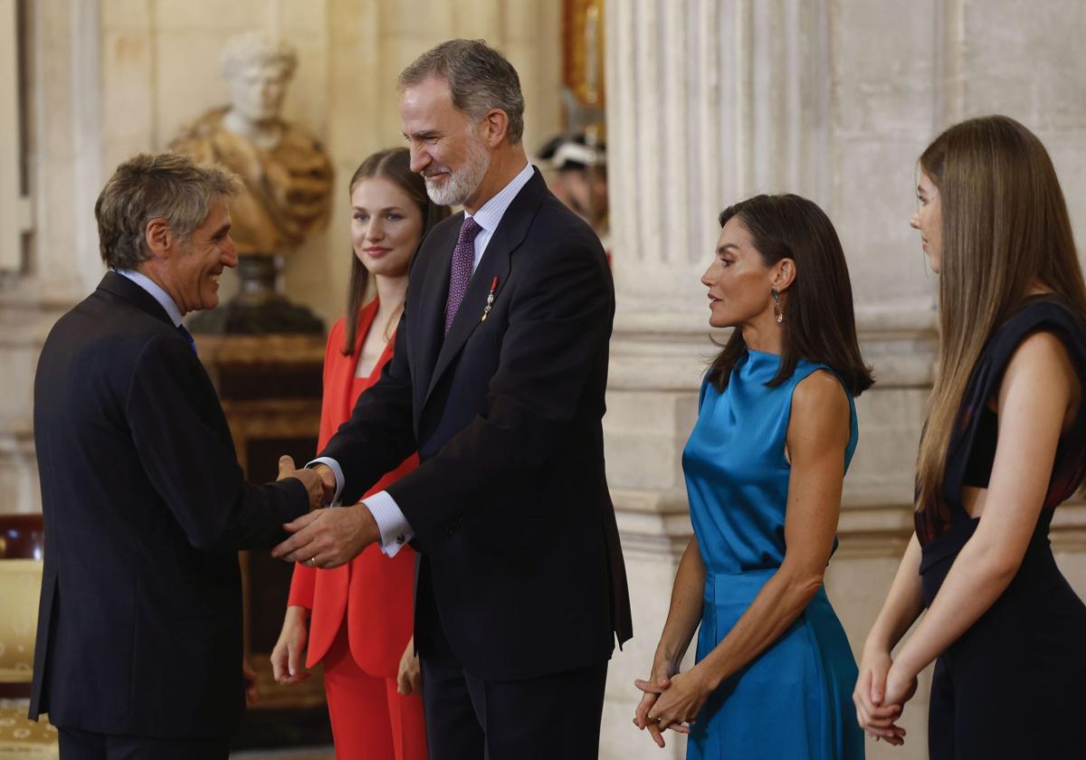 El &#039;extremeño&#039; José Luis Quiñones Plaza, condecorado con la Cruz del Mérito Civil