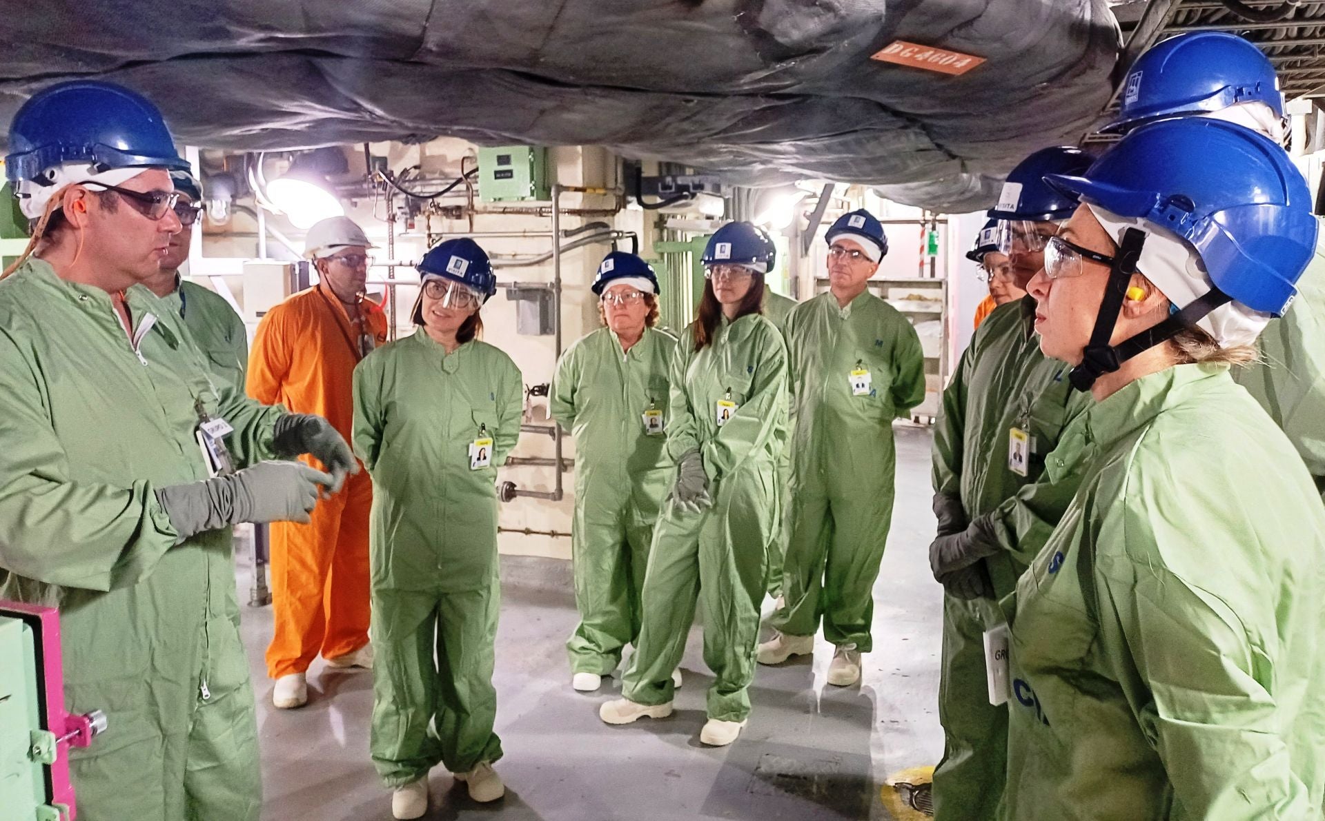 Diputados nacionales en la visita a la central nuclear de Almaraz.