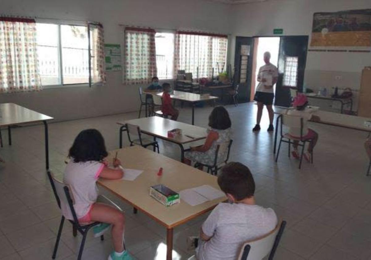 Uno de los grupos del programa de atención social y educativa en verano.