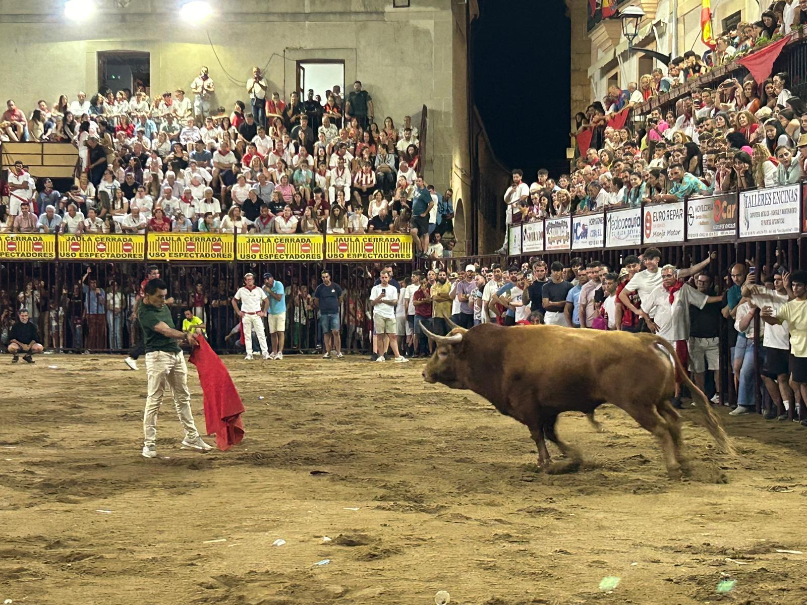 Verdeoliva brilla en el primer encierro de San Juan en Coria