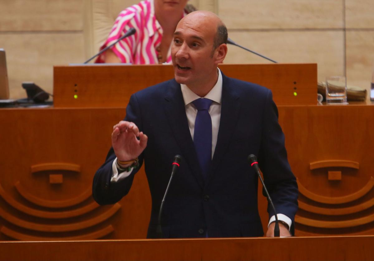 José Ángel Sánchez Juliá, durante su intervención en la Asamblea.