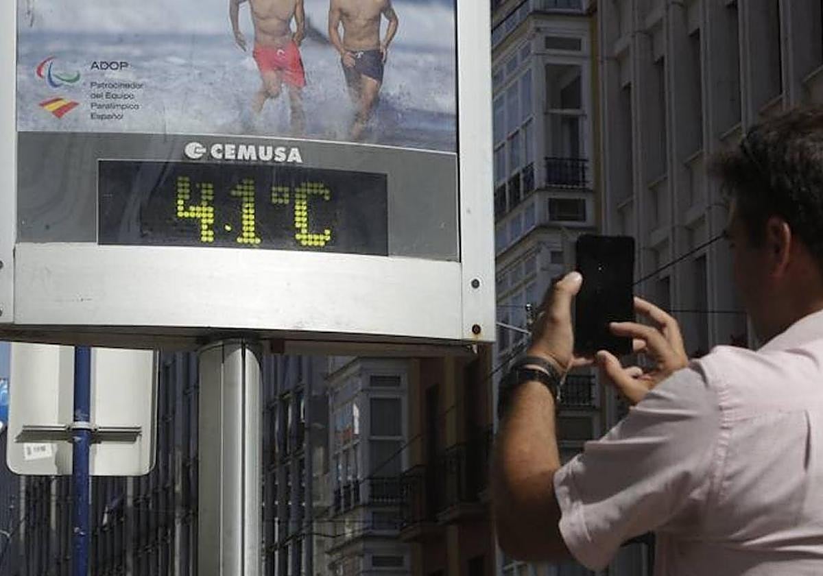 Cómo evitar que el móvil se sobrecaliente durante el verano