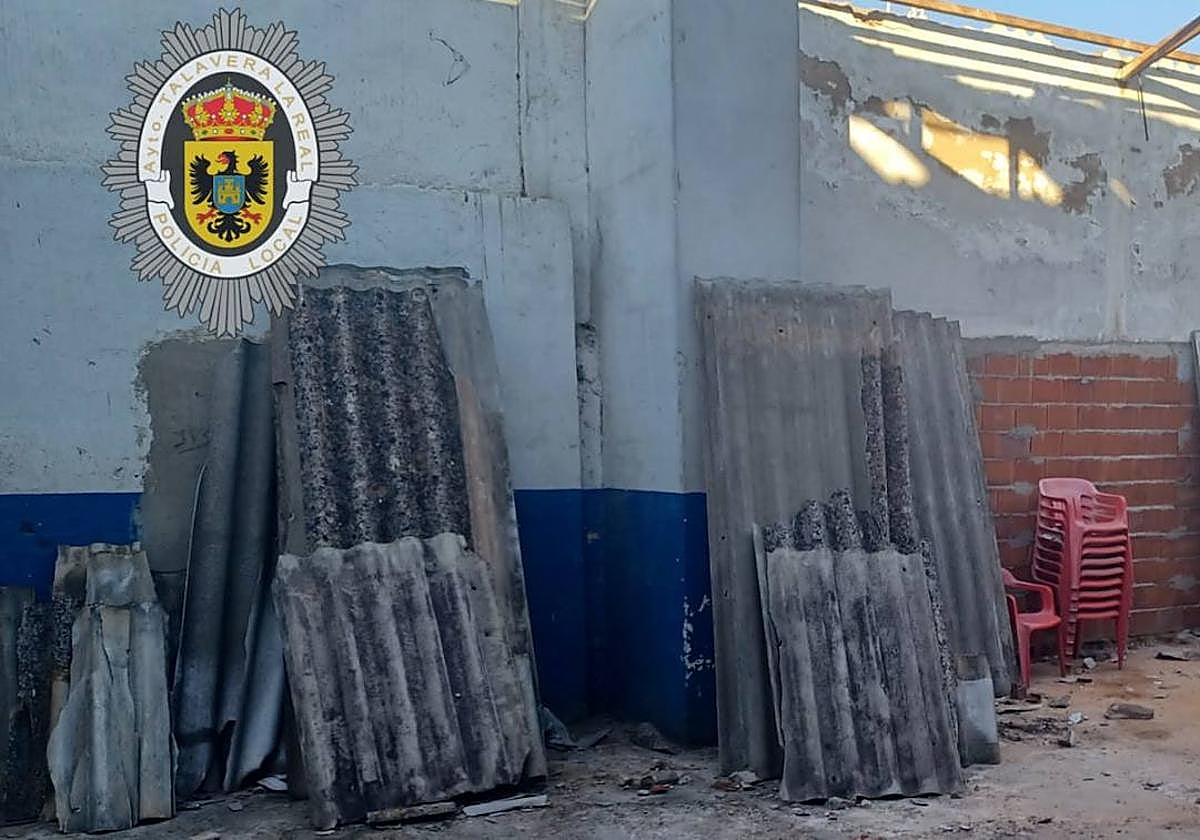 Planchas de uralita recupreradas