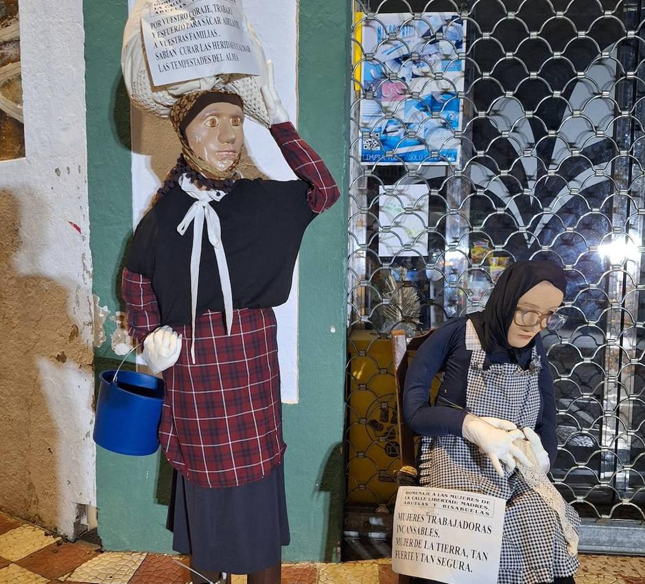 Imagen secundaria 1 - Arriba, los mastros con los que participó Encarna Cumplido. Abajo, los de Francisca Cordero (izquierda) y la Urbanización Pozo de las Damas (derecha).