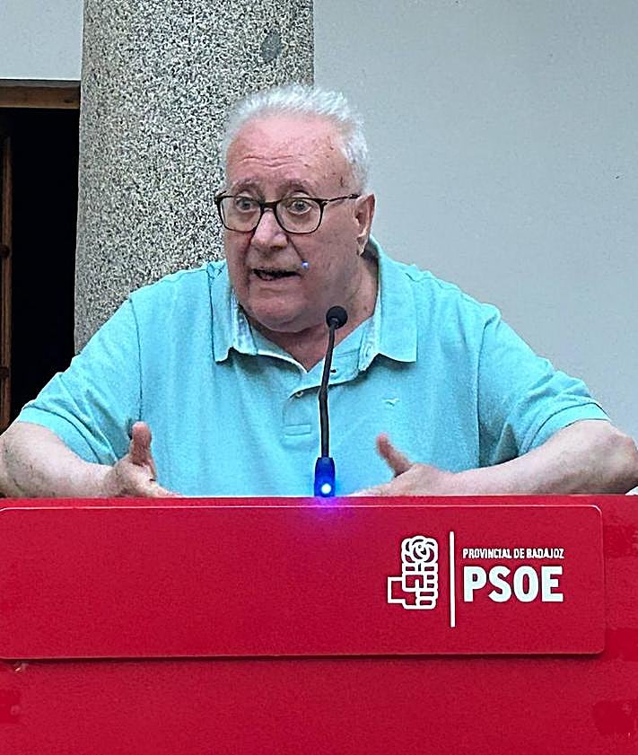 Imagen secundaria 2 - El PSOE frexnense homenajea a Luis Moreno Gamito, quien fuera alcalde de la localidad entre 1983 y 1999