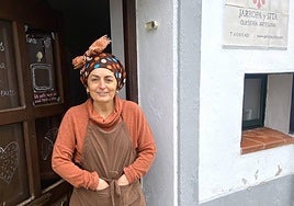 Remedios, en su quesería de la plazuela de Ruy López.