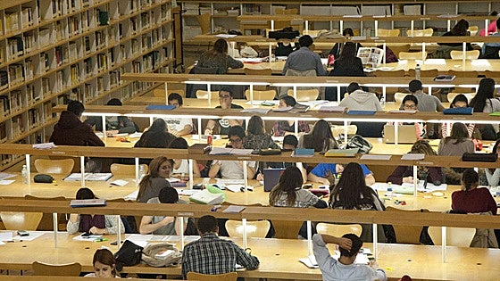 Los dobles grados de ADE y Derecho son los más demandados en Extremadura