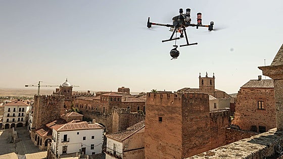 140 personas aprenden a diseñar y pilotar drones en tres cursos de la Diputación de Cáceres