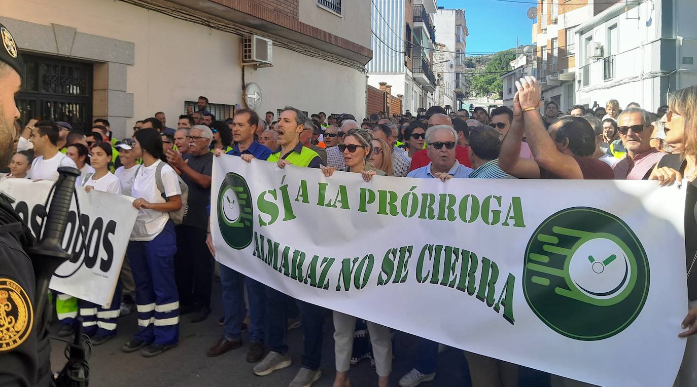 Protestas en contra del cierre de la central nuclear de Almaraz.