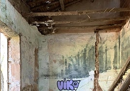 Estado de una de las viviendas del poblado minero de Cáceres.