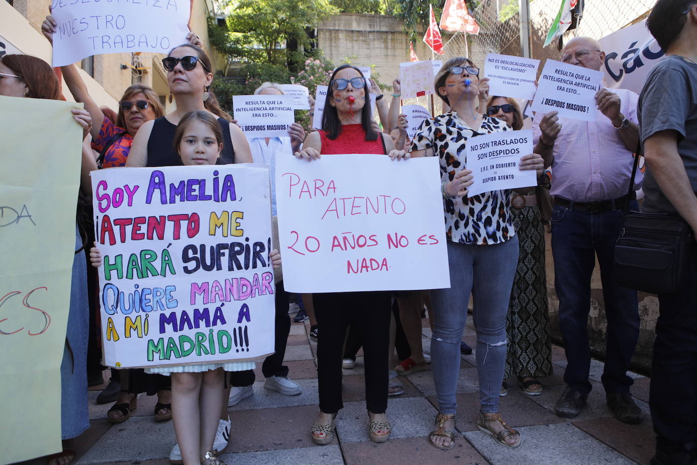 Los trabajadores de Catelsa y Atento se echan a la calle en Cáceres