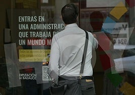 Así ha llegado David Azagra a la Diputación de Badajoz este miércoles