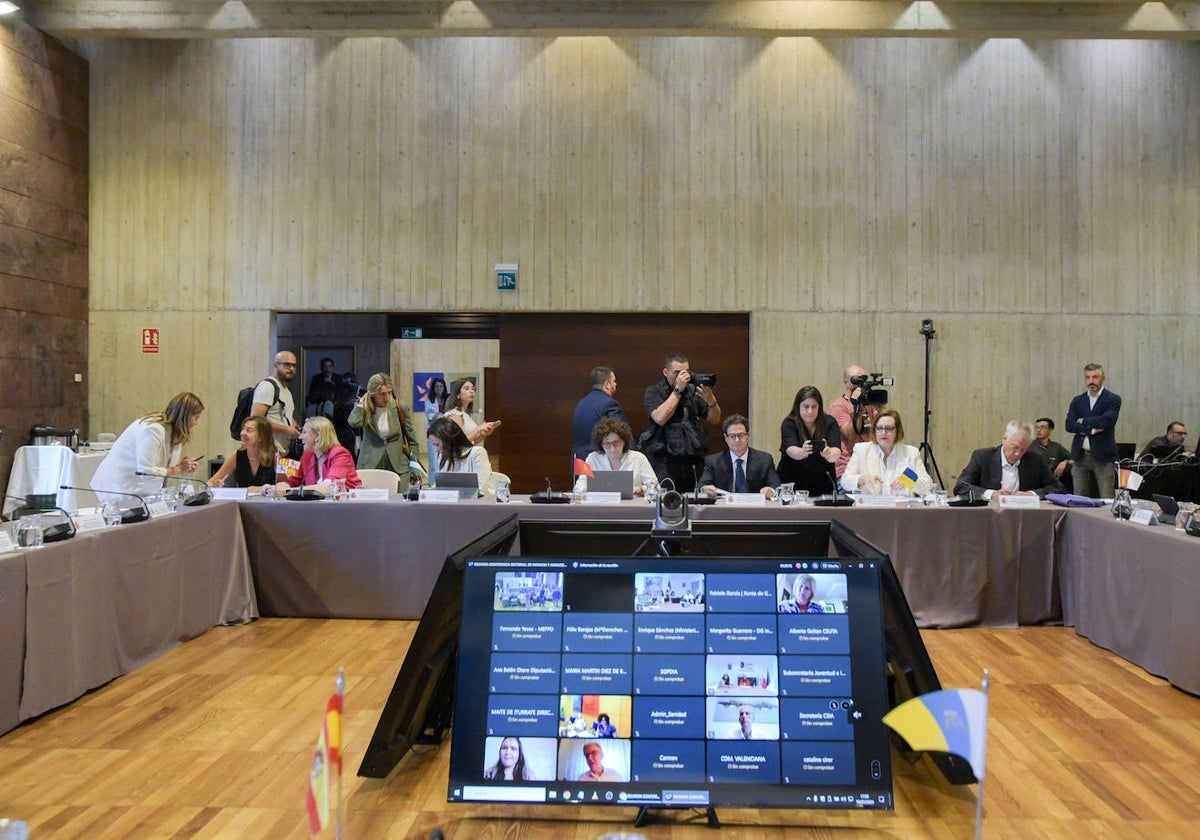 Reunión de la Sectorial de Infancia y Adolescencia celebrada ayer en Tenerife.