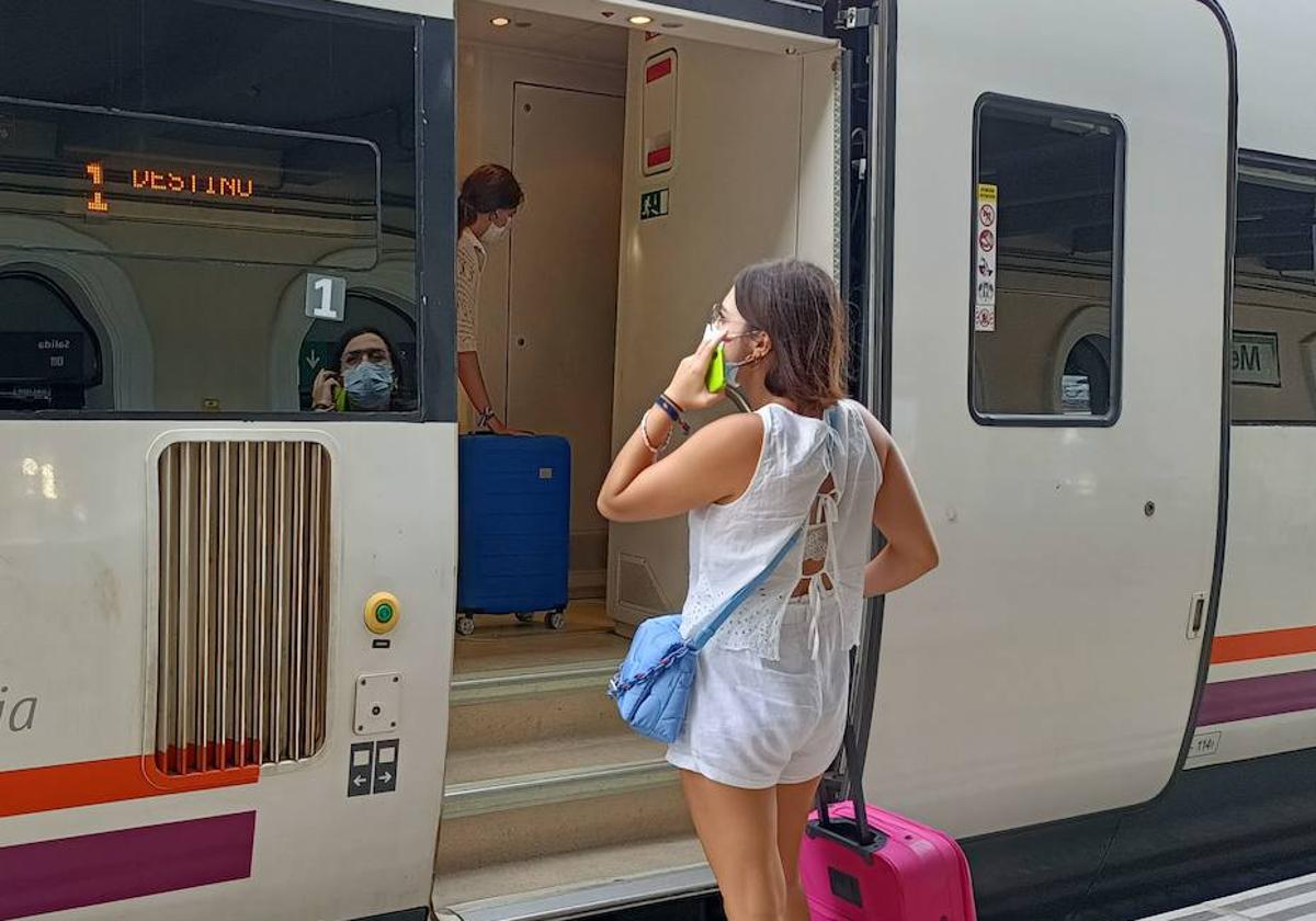 Una avería mecánica causa un retraso de tres horas en el tren de Sevilla a Plasencia