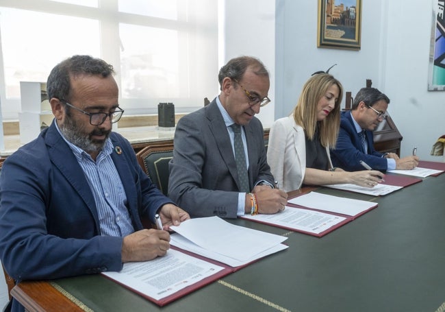 Firma del convenio de creación del Consorcio Cáceres 2031.