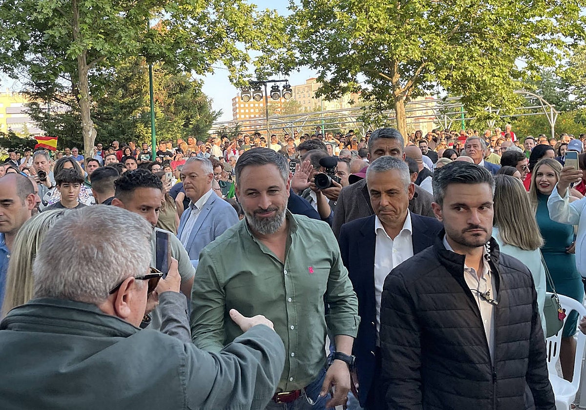 Santiago Abascal, en una visita a la región, acompañado por Ángel Pelayo Gordillo.