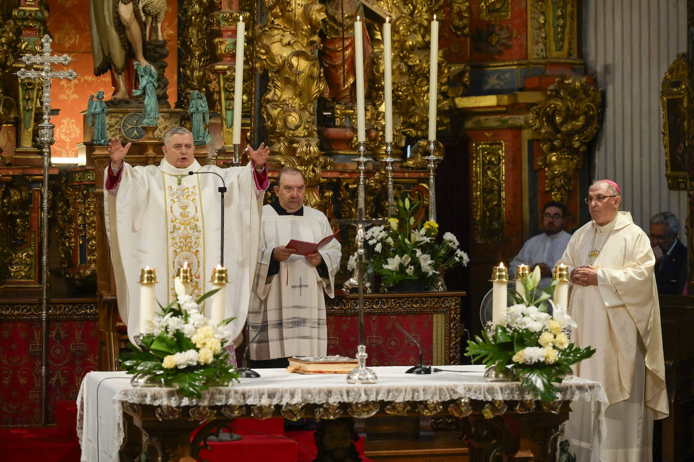 Fotos de la eucaristía celebrada por el nuevo arzobispo de Mérida-Badajoz, José Rodríguez Carballo