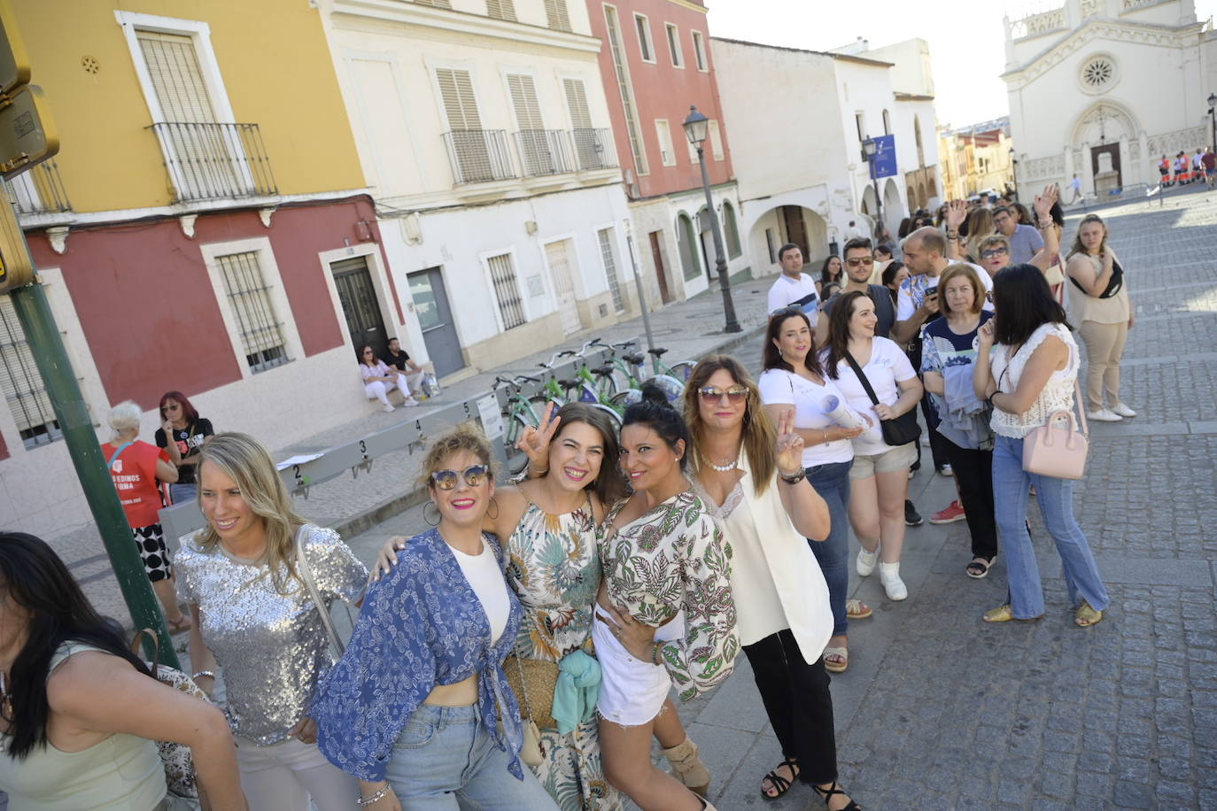 Fans de Ricky Martin hacen cola para el concierto del artista internacional