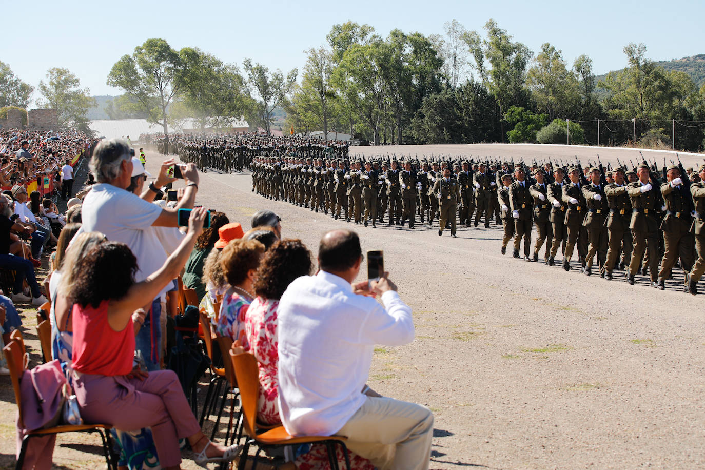 Las mejores imágenes de la jura de bandera en Cáceres (II)