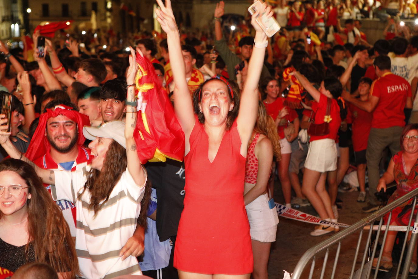 Celebración de la victoria de España en Cáceres