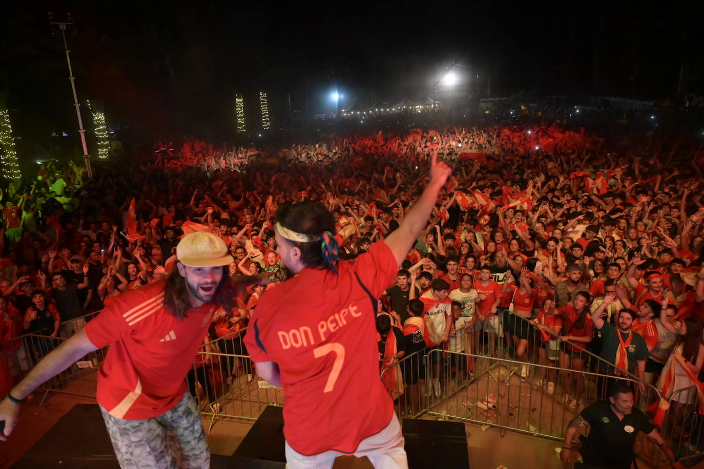 Celebración de la victoria de España en Badajoz