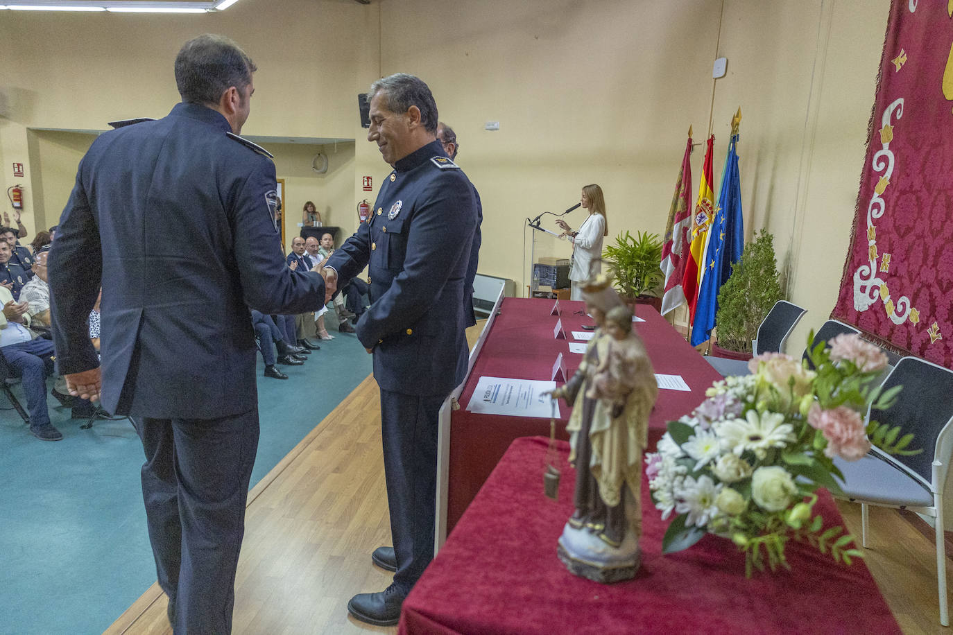 Así ha sido la entrega de distinciones a la Policía Local del Cáceres