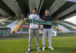 Javi Barrio y Adri Crespo en su presentación en enero.
