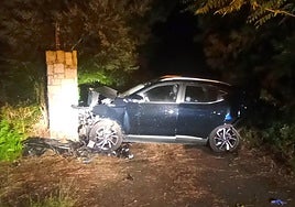 Así quedó uno de los vehículos implicados en el accidente de la N-432, cerca de Badajoz.