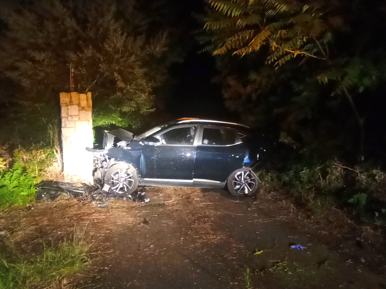 Así quedó uno de los vehículos implicados en el accidente de la N-432, cerca de Badajoz.