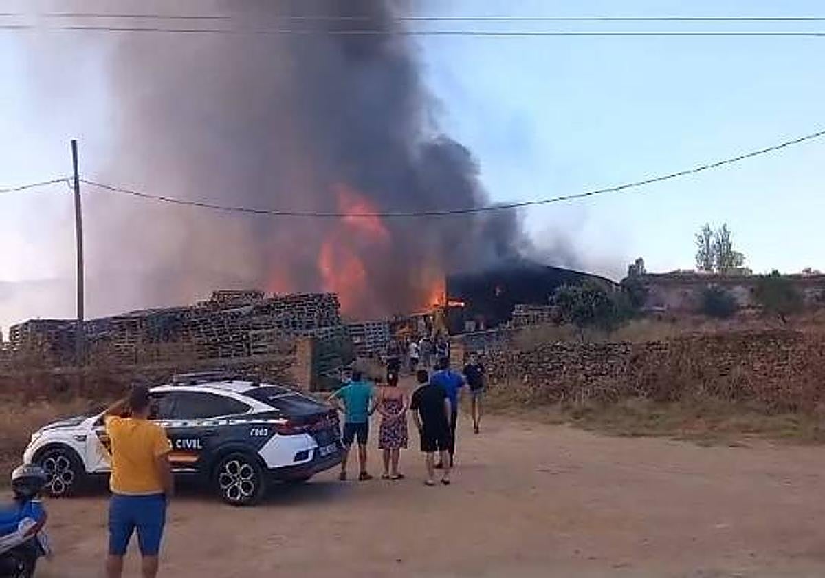 A pesar de los cuantiosos daños materiales, no hubo que lamentar daños personales.
