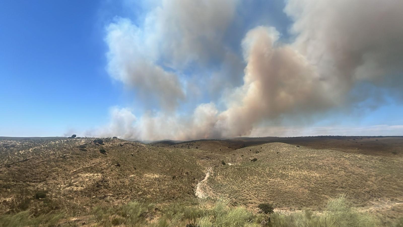 Así se ve el fuego declarado en Talaván