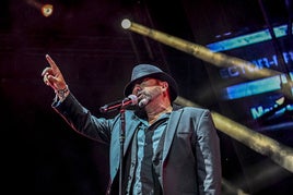 Las fotos del concierto de 'El Barrio' en la Alcazaba de Badajoz