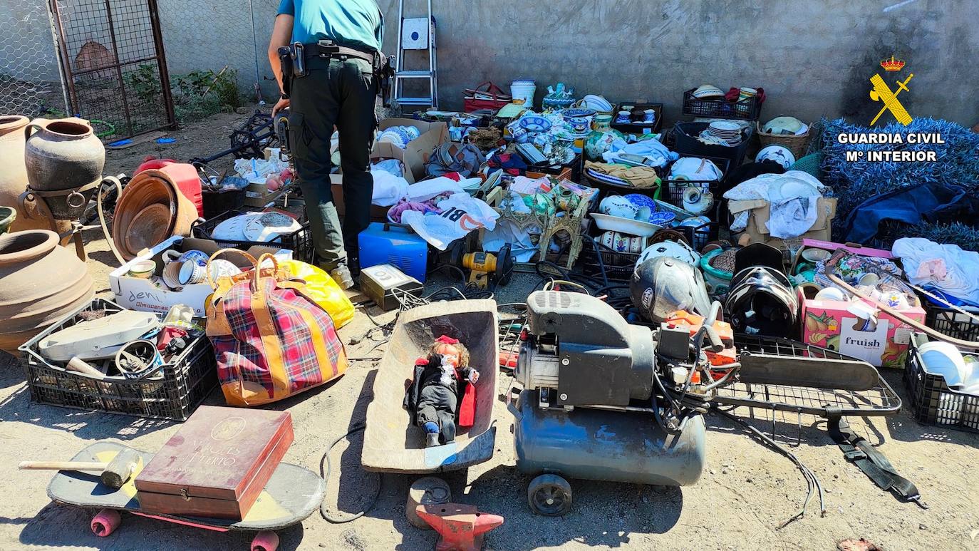 Estos son algunos de los objetos robados en viviendas de Madroñera y alrededores