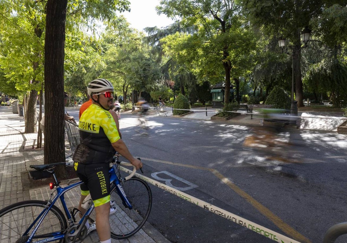 Ciclistas en la prueba 'Clásica de Cánovas'.