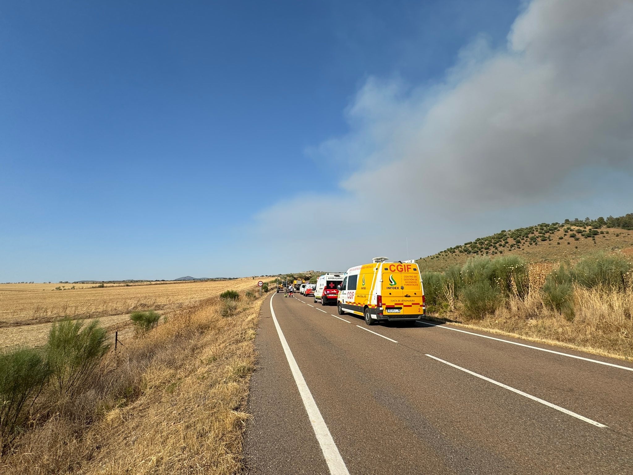 Equipos de emergencias desplazados a las zonas afectadas por los fuegos