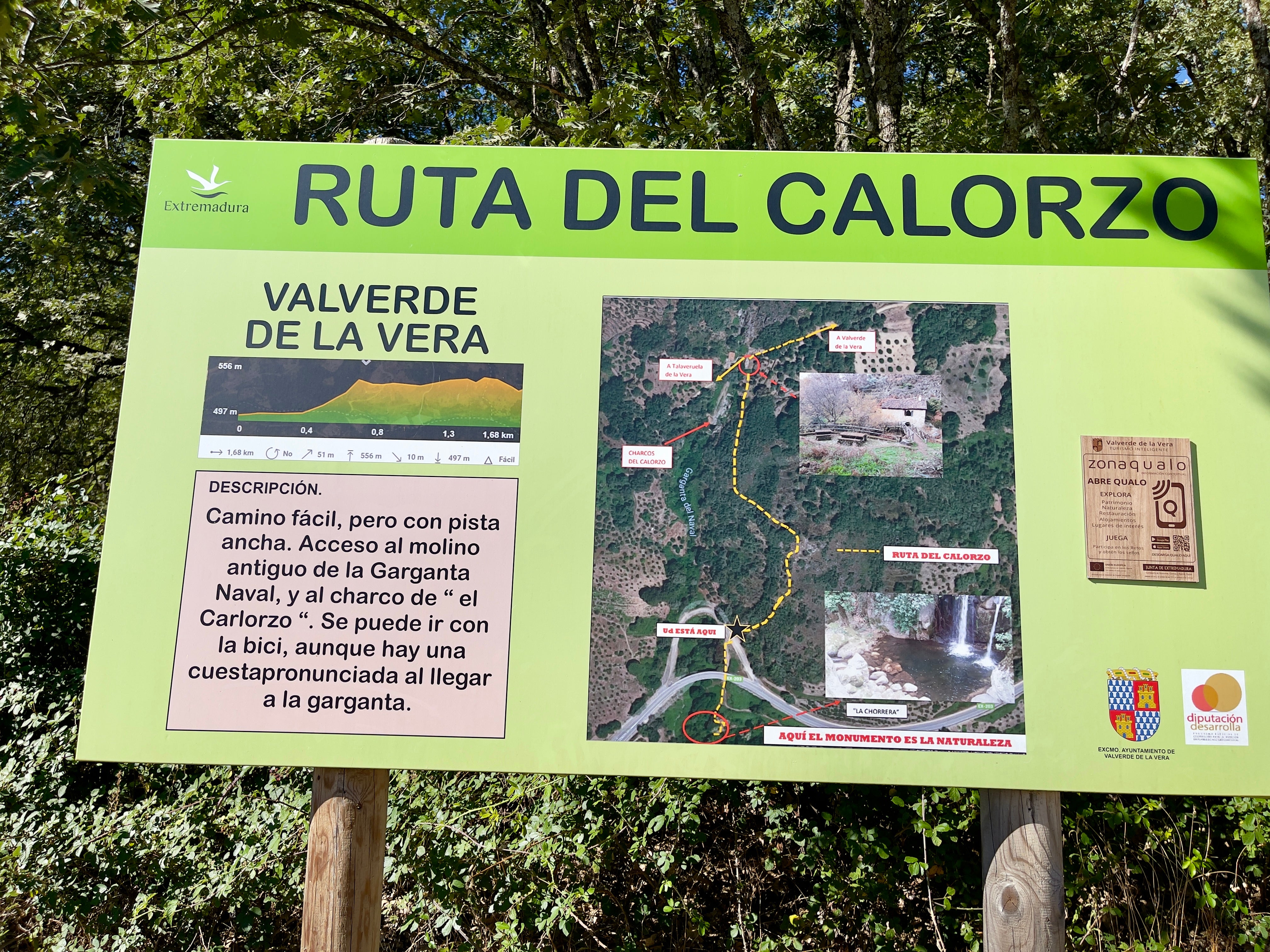 Cartel descripción. Indica la ruta que se debe seguir. A. A. 