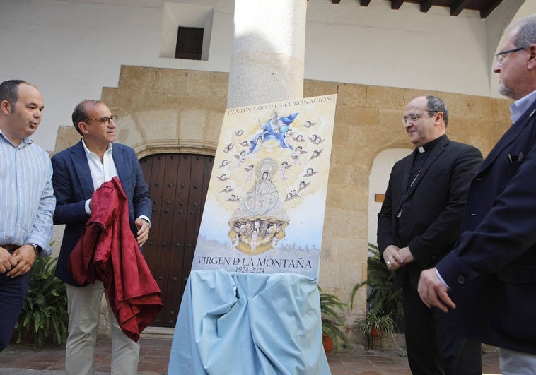 Momento en el que se ha dado a conocer este miércoles el cartel del Centenario de la Virgen de la Montaña en el Obispado.