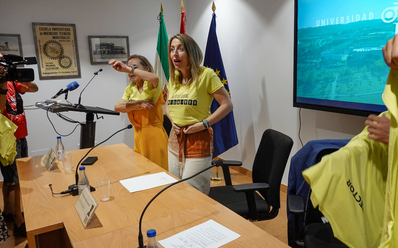 Así ha sido la presentación de las placas fotovoltaicas en la UEx