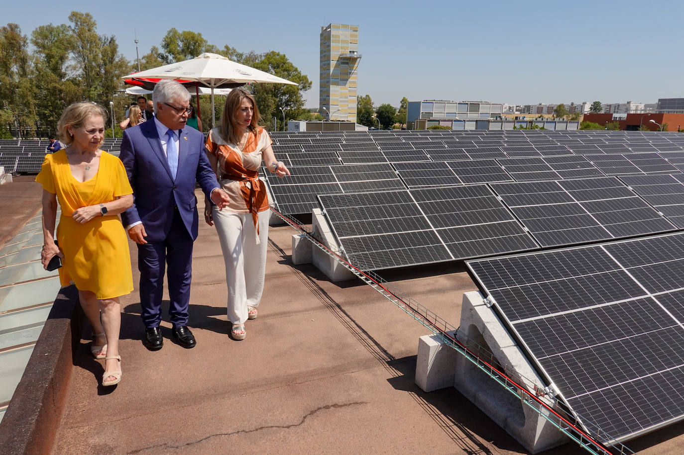 Así ha sido la presentación de las placas fotovoltaicas en la UEx