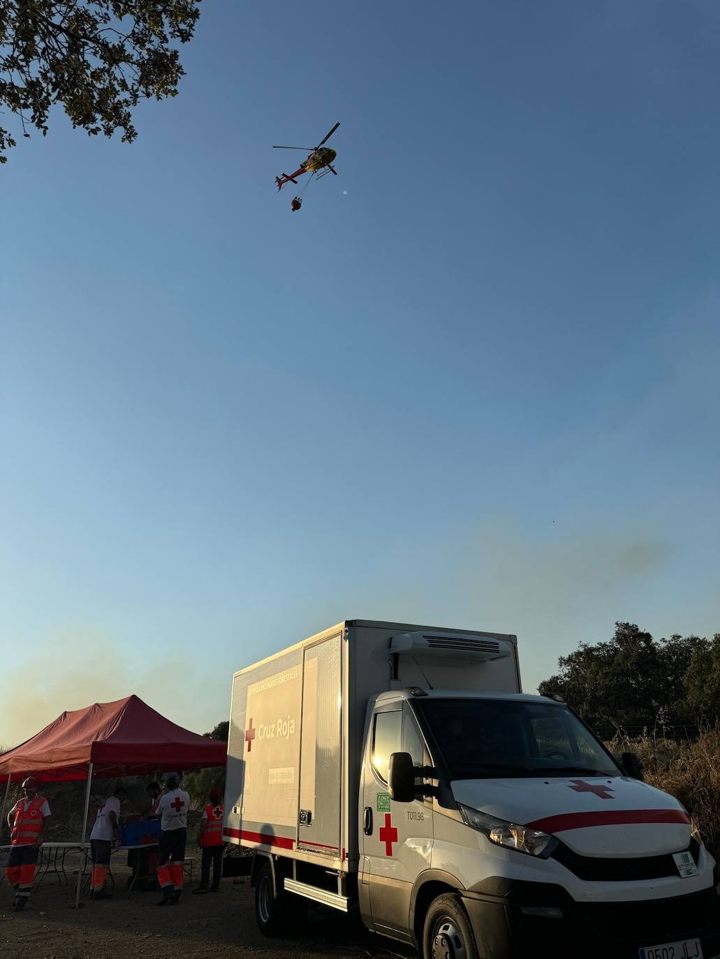 Imagen del incendio forestal registrado en el término municipal pacense de Puebla del Maestre