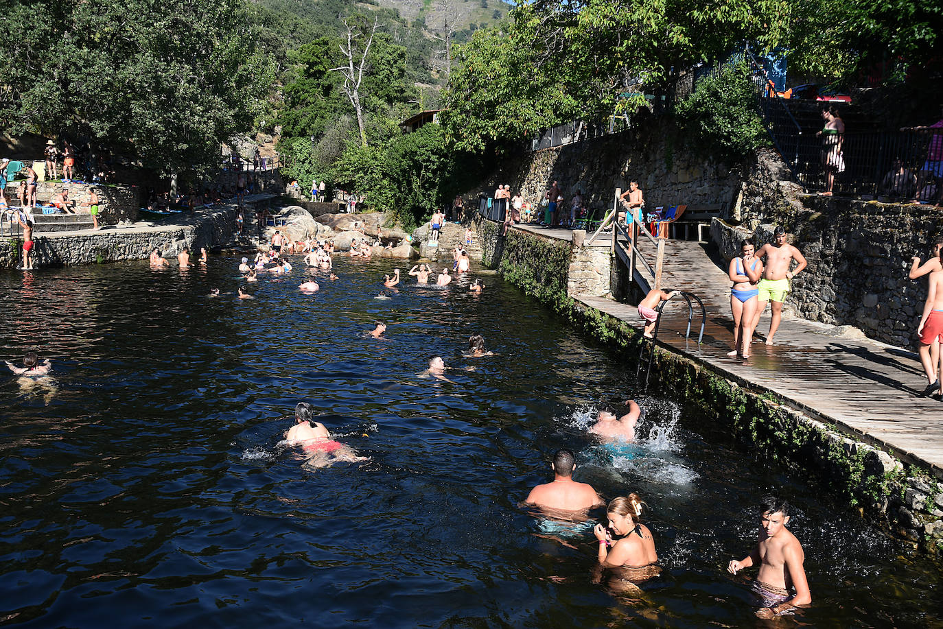 Piscina natural de Casas del Monte.