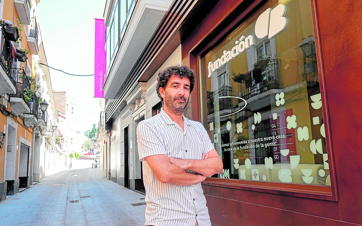 El psicólogo de la Fundación CB, Emilio Vázquez, encargado de poner en marcha el gabinete psicosocial.