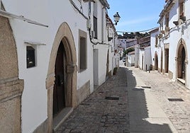 PuertasPor cada calle se ven decenas de puertas con esta tipología.