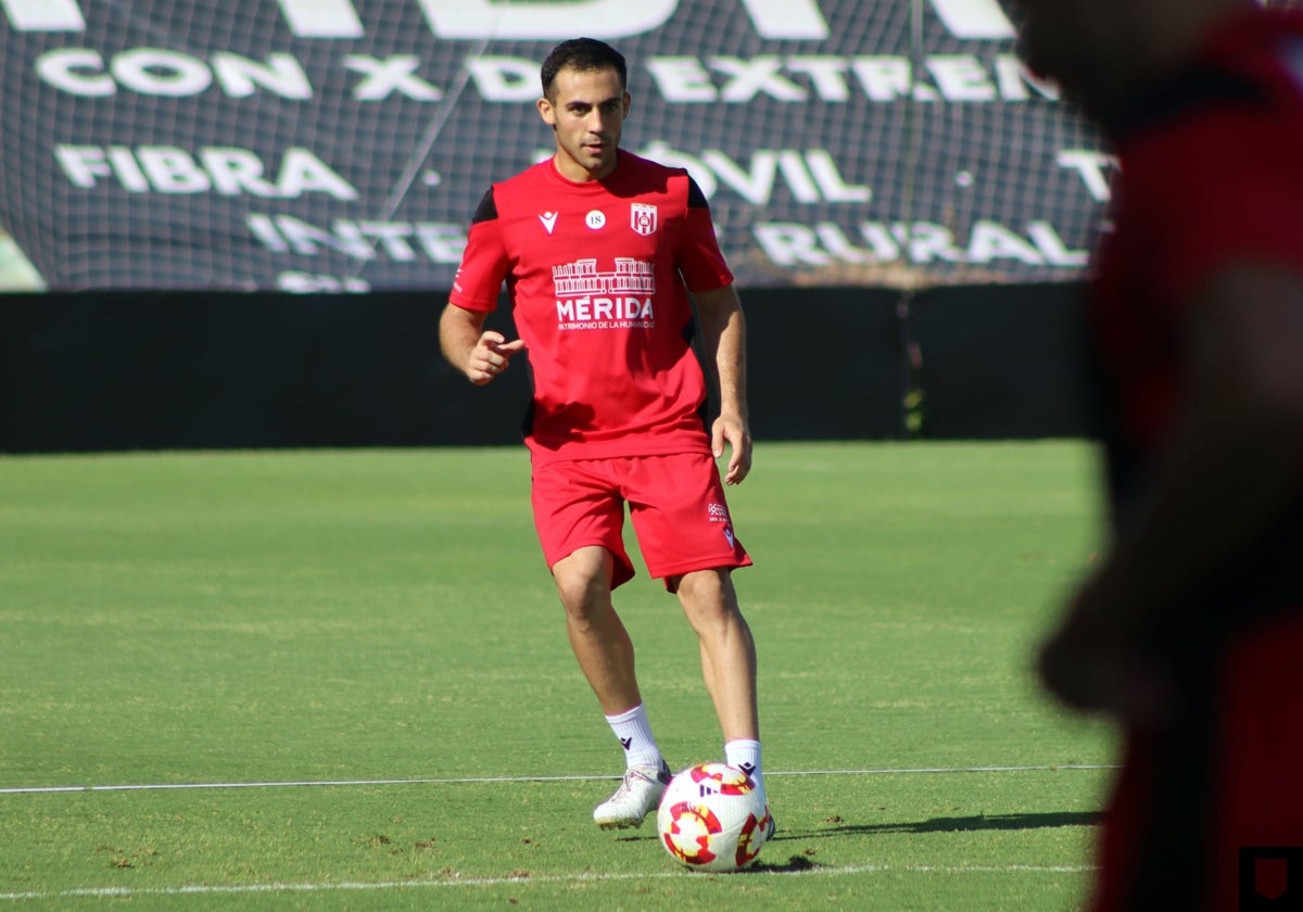 Jack Beer durante un entrenamiento del Mérida.