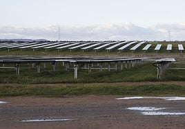 Instalación fotovoltaica de Iberdrola en la zona de los Arenales, cerca del nuevo proyecto.