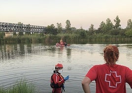 Efectivos de Cruz Roja han recuperado el cadáver del río Guadiana