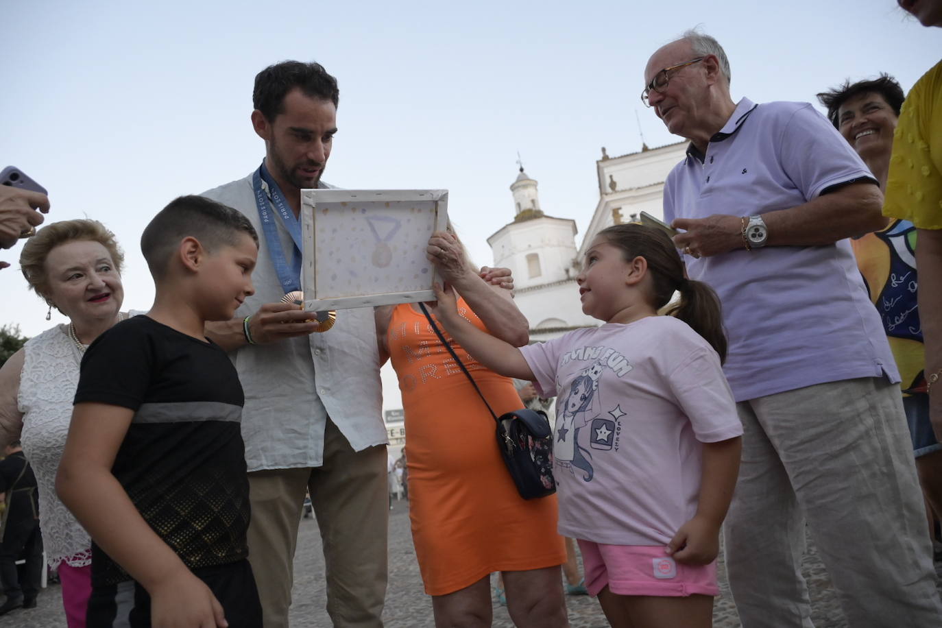 Fotos | Así ha recibido Llerena al doble medallista olímpico Álvaro Martín