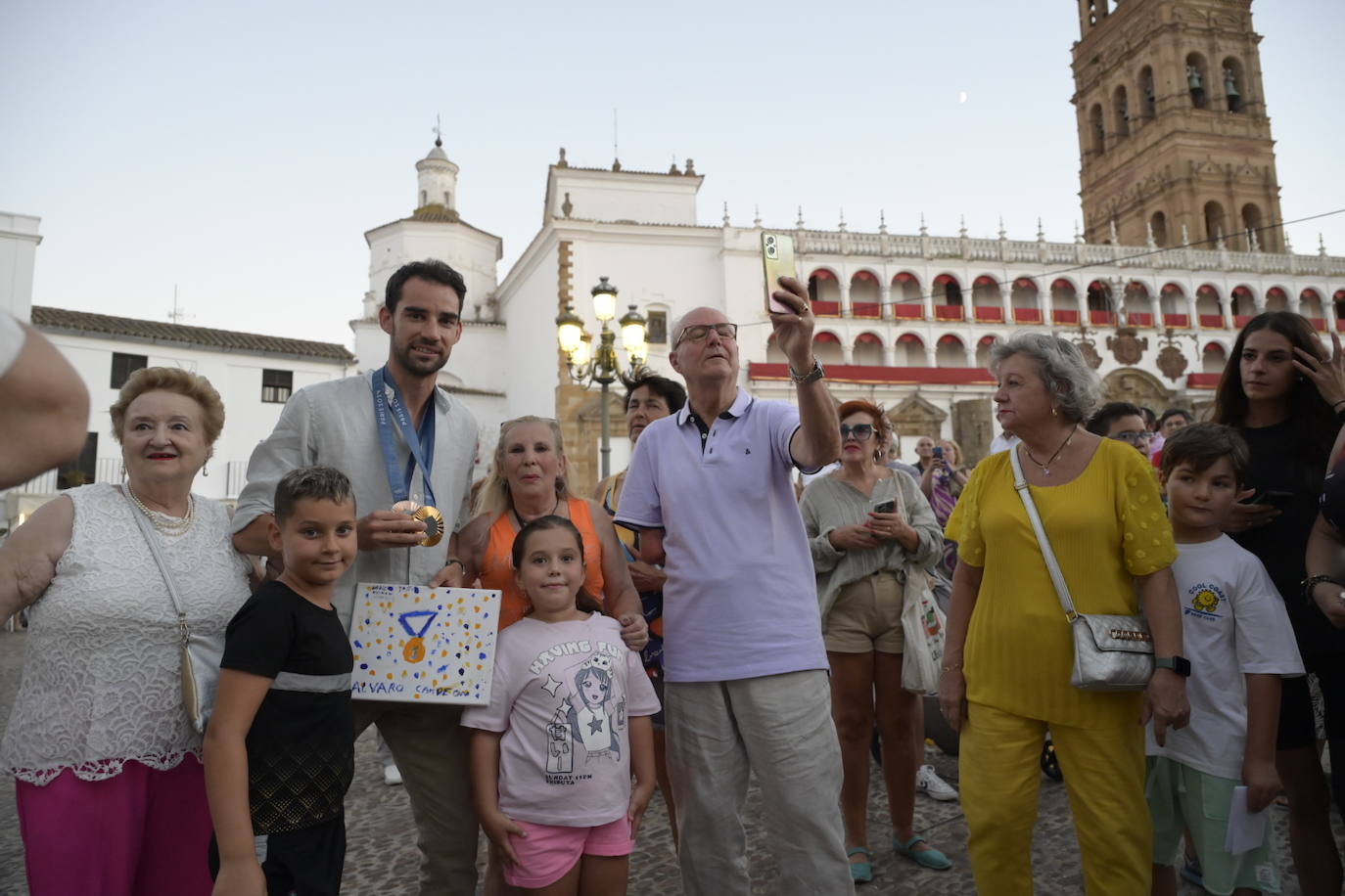 Fotos | Así ha recibido Llerena al doble medallista olímpico Álvaro Martín