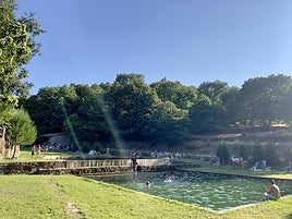 Se trata de una piscina con vistas muy agradables