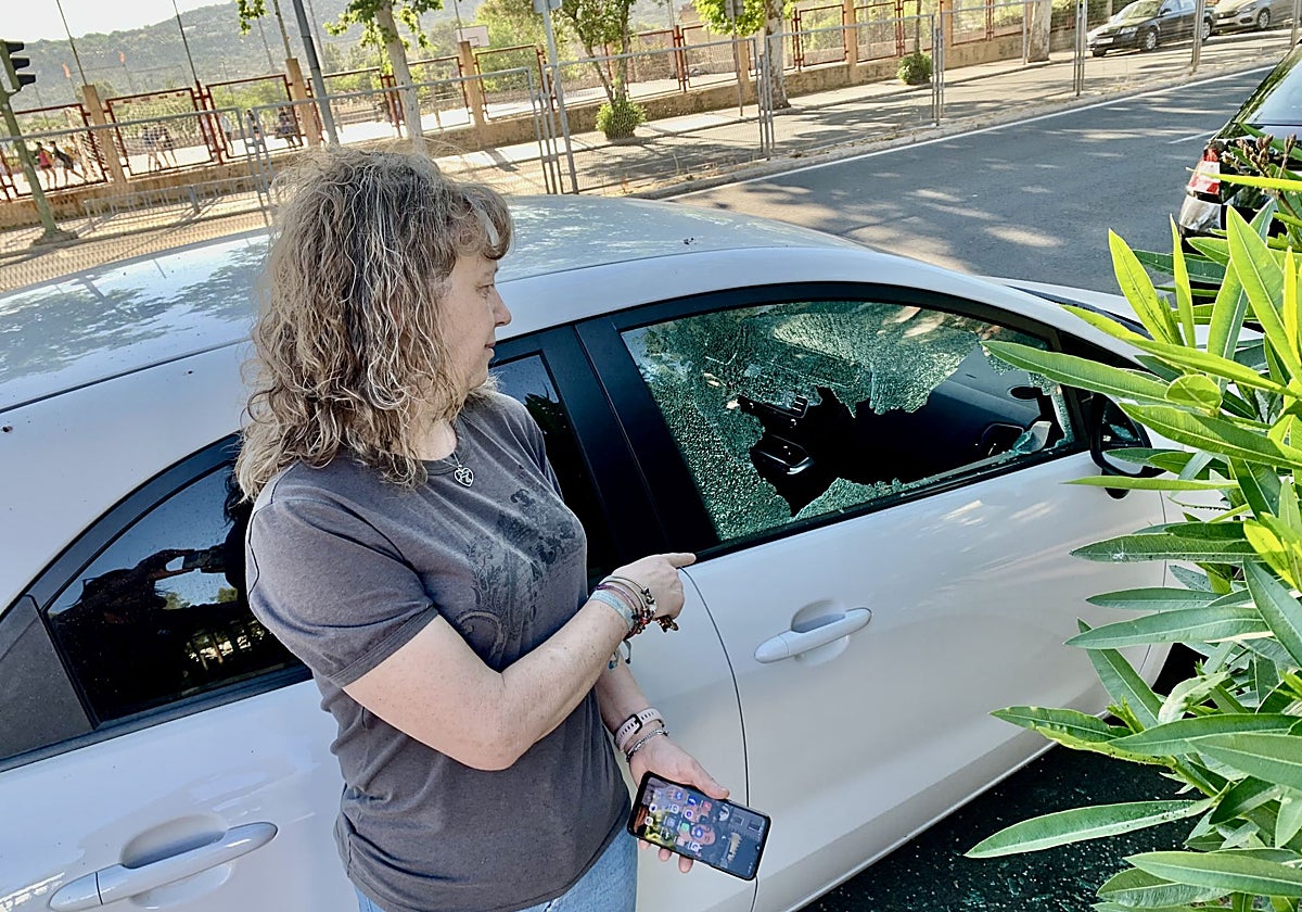 Vuelven a aparecer coches con los cristales rotos en la avenida de Cervantes de Cáceres
